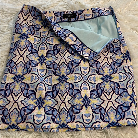 Talbots Blue and Yellow Patterned Pencil Skirt size 4P brand new length 18” - Picture 6 of 8